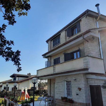 Casa Di Luca Διαμέρισμα Marco Simone Εξωτερικό φωτογραφία