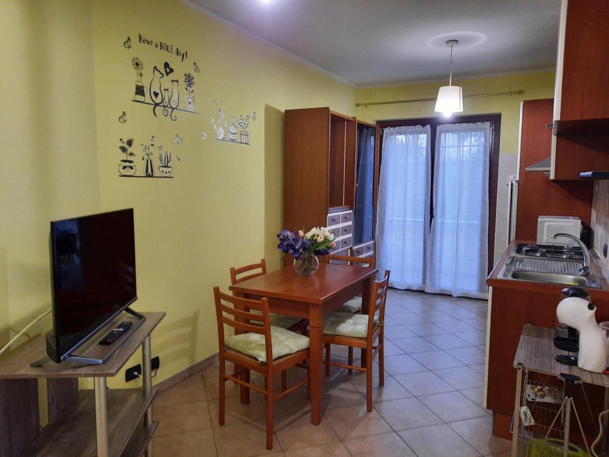 Casa Di Luca Διαμέρισμα Marco Simone Εξωτερικό φωτογραφία