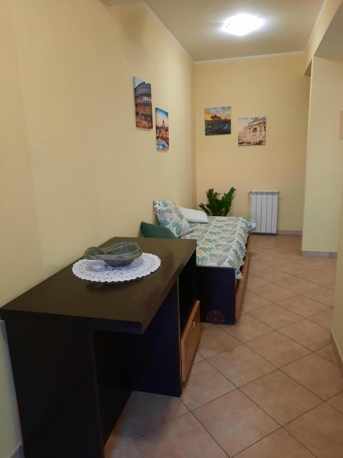 Casa Di Luca Διαμέρισμα Marco Simone Εξωτερικό φωτογραφία